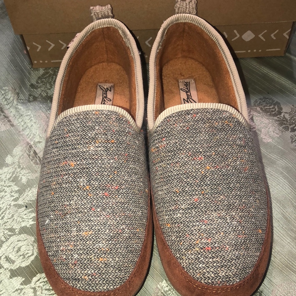 Zodiac paradise-Slip-on .Knit Fabric,Soft Lining-Tan,